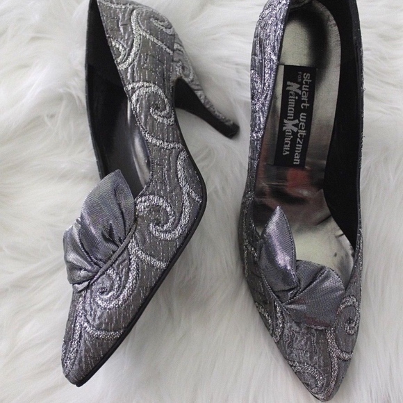Vtg 90s STUART WEITZMAN Silver Lame Heels 8 - Picture 1 of 7